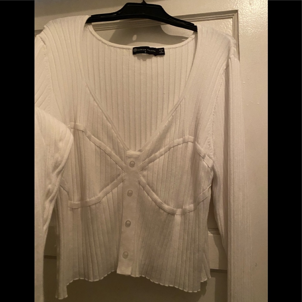 White detailed ribbed crop sweater